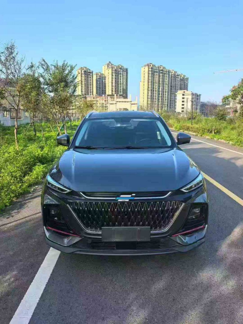 嘉兴22年长安汽车欧尚1