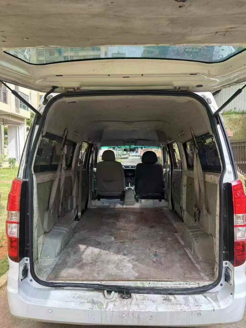 东莞21年华晨海狮5