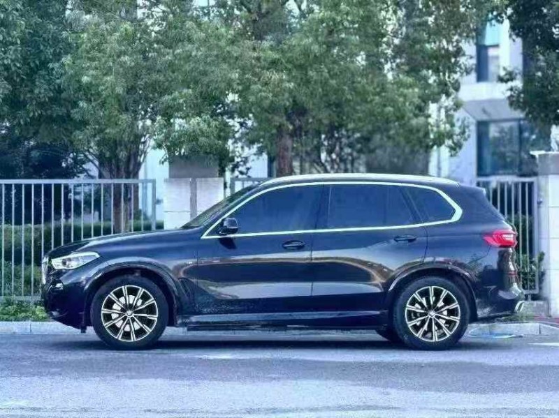 广州22年宝马X52