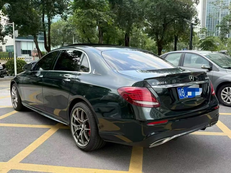 广州19年奔驰E8