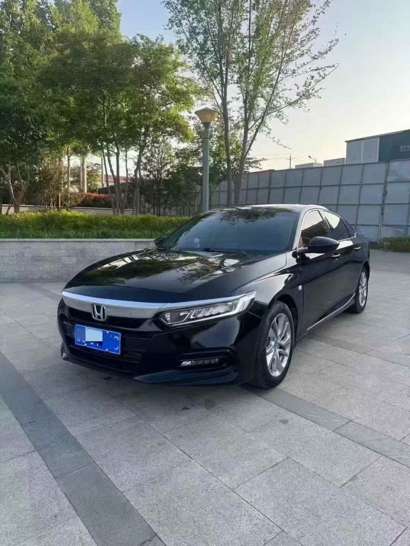 青岛21年本田雅阁2