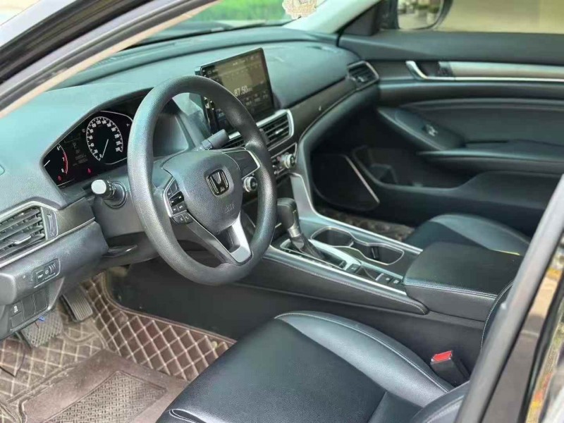 青岛21年本田雅阁6