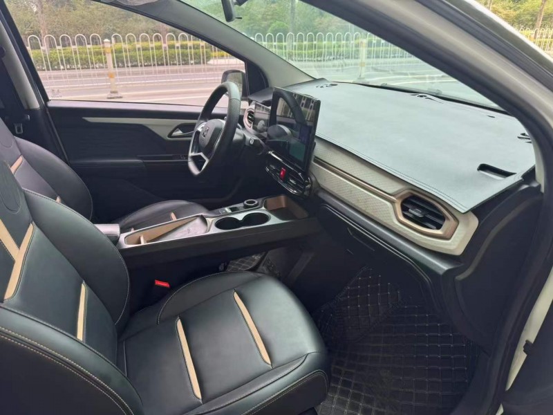 青岛23年江淮思皓4