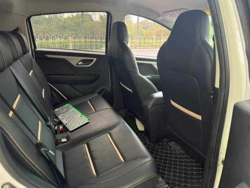 青岛23年江淮思皓5