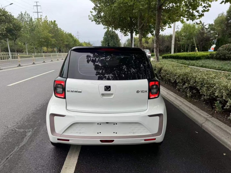 青岛23年江淮思皓9