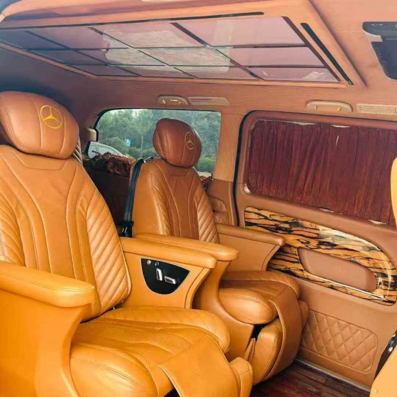 青岛18年奔驰威霆6