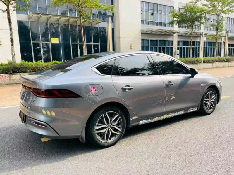 东莞21年比亚迪秦8