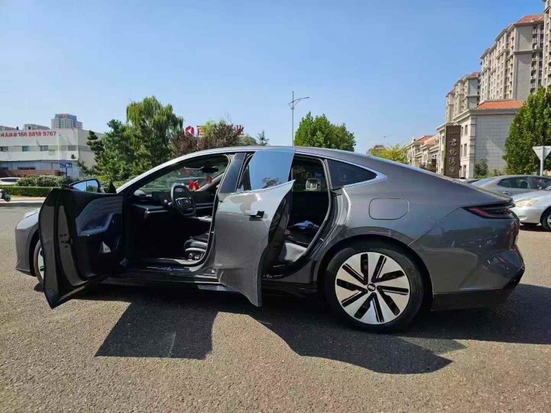 青岛25年吉利银河3