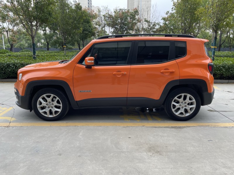 济宁17年Jeep自由侠8