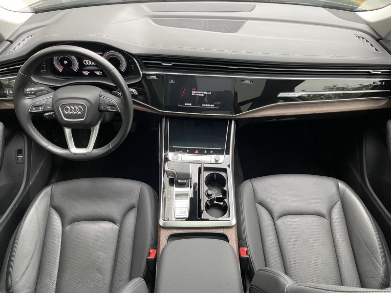 济宁24年奥迪Q74