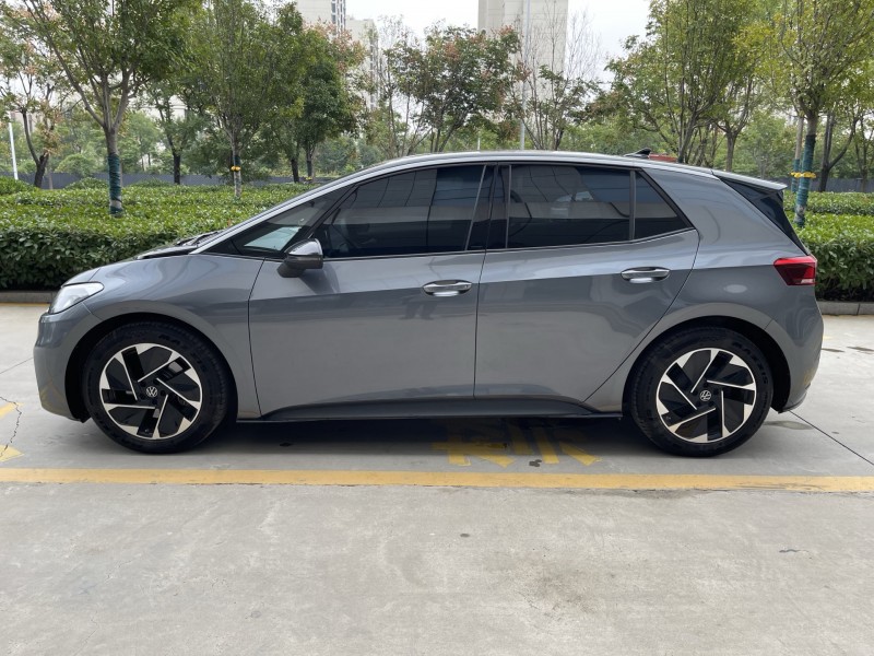 济宁25年大众ID7