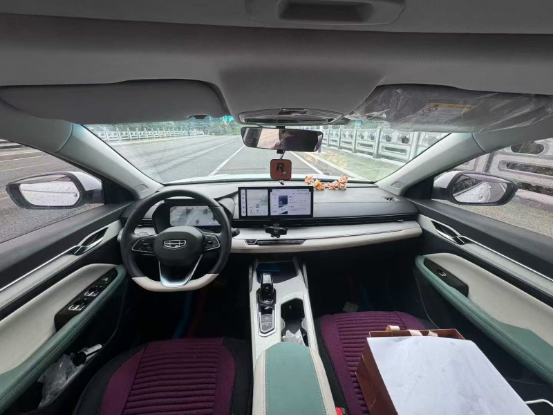 青岛23年吉利帝豪4