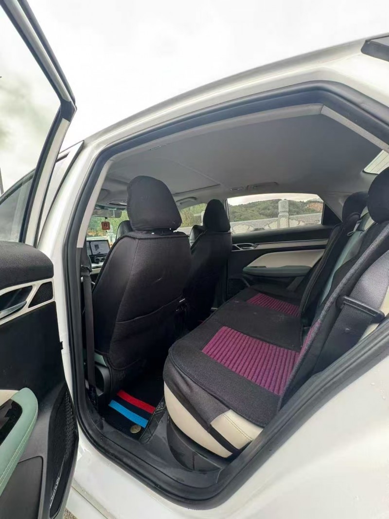 青岛23年吉利帝豪5