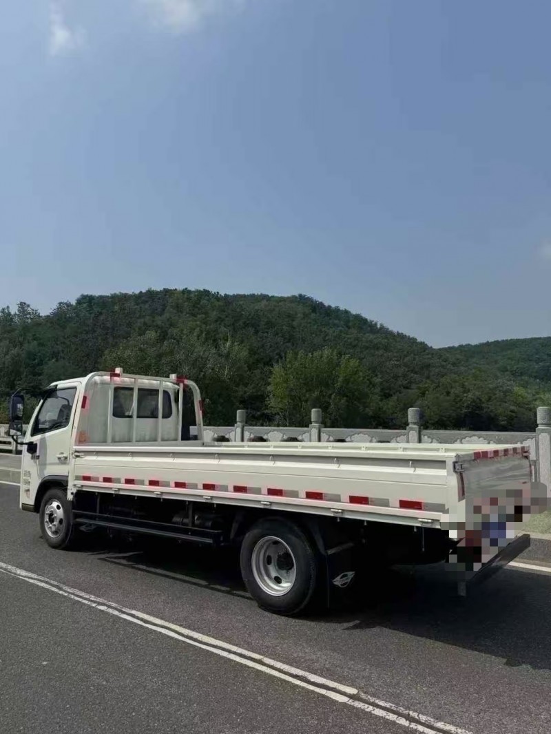 青岛25年福田领航8