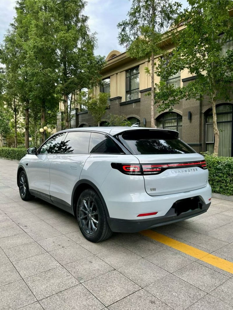 烟台23年零跑汽车C116