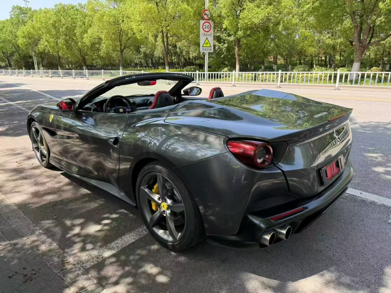 南京19年法拉利Portofino2