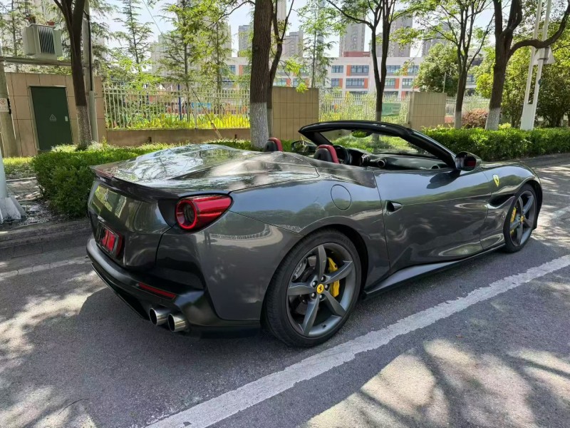 南京19年法拉利Portofino4