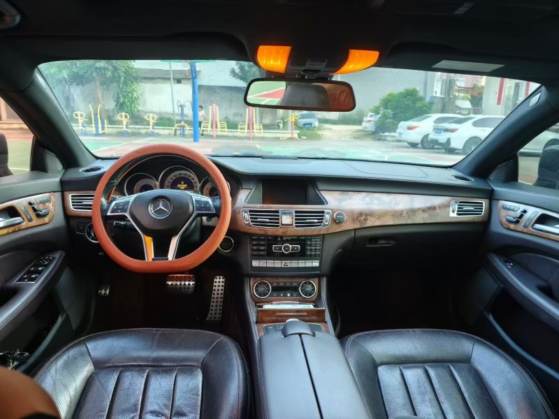 广州13年奔驰CLS5