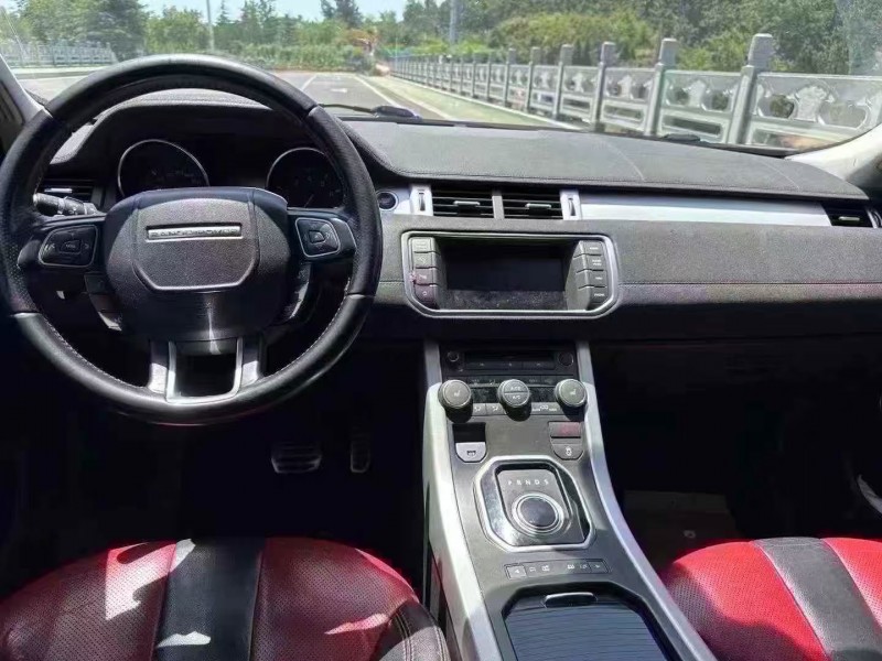 青岛13年路虎极光3