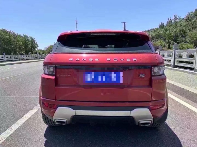 青岛13年路虎极光8