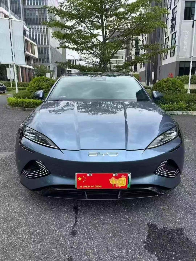 广州22年比亚迪海豹1