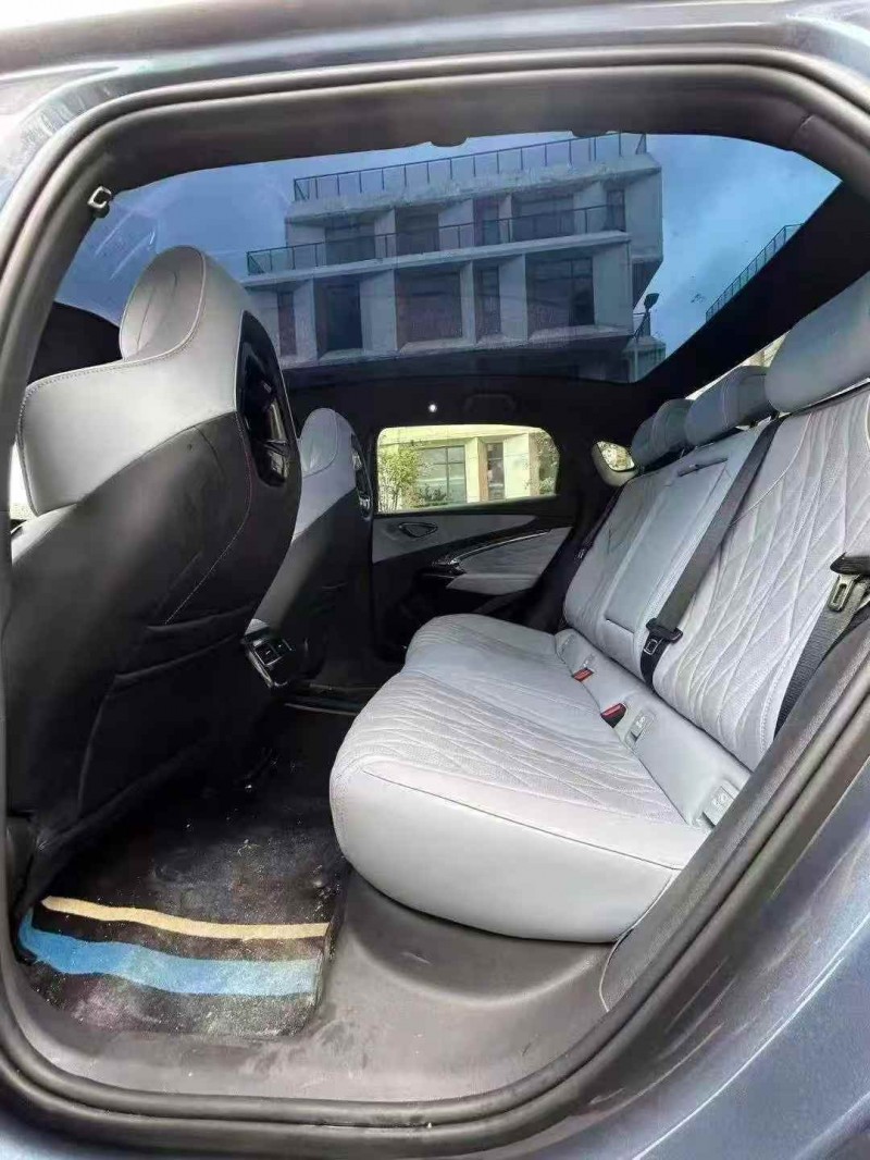 广州22年比亚迪海豹4