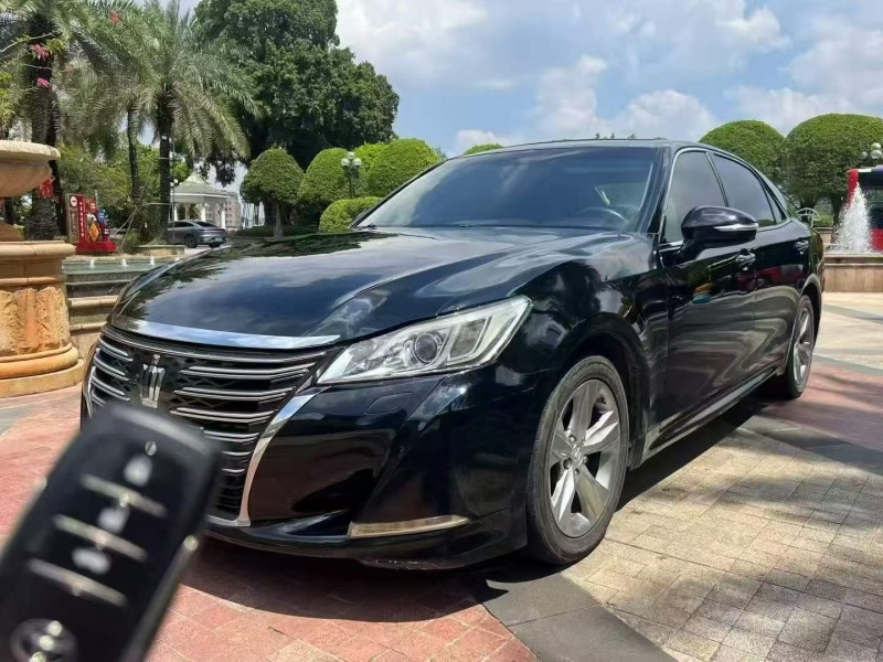 广州18年丰田皇冠2