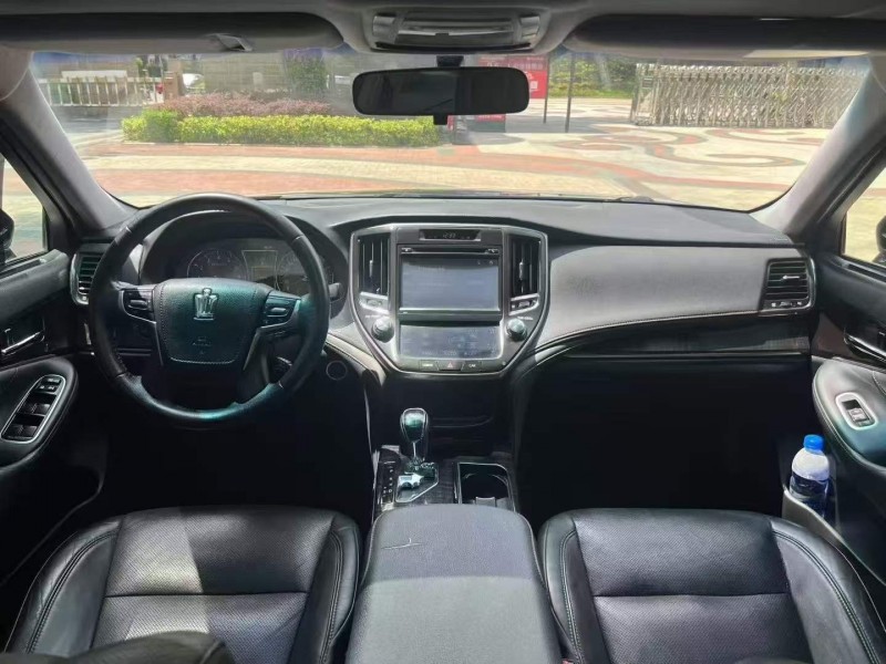 广州18年丰田皇冠5