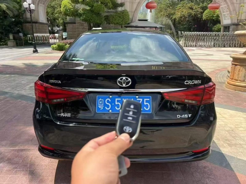 广州18年丰田皇冠9