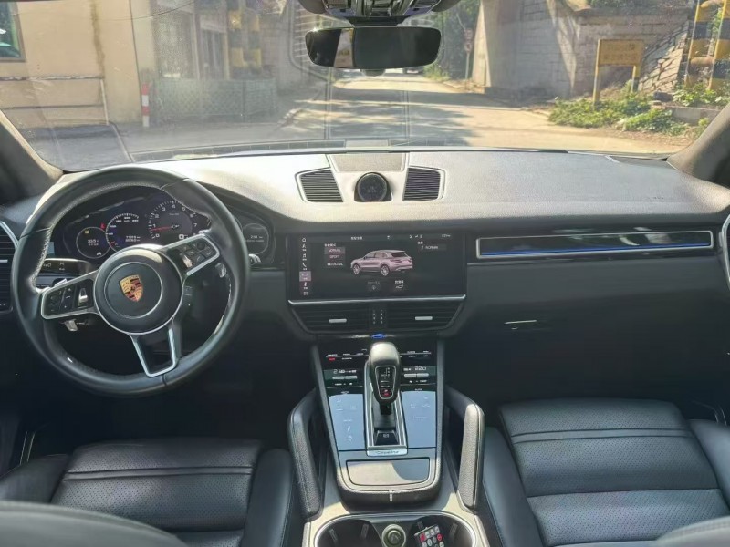 广州19年保时捷卡宴5