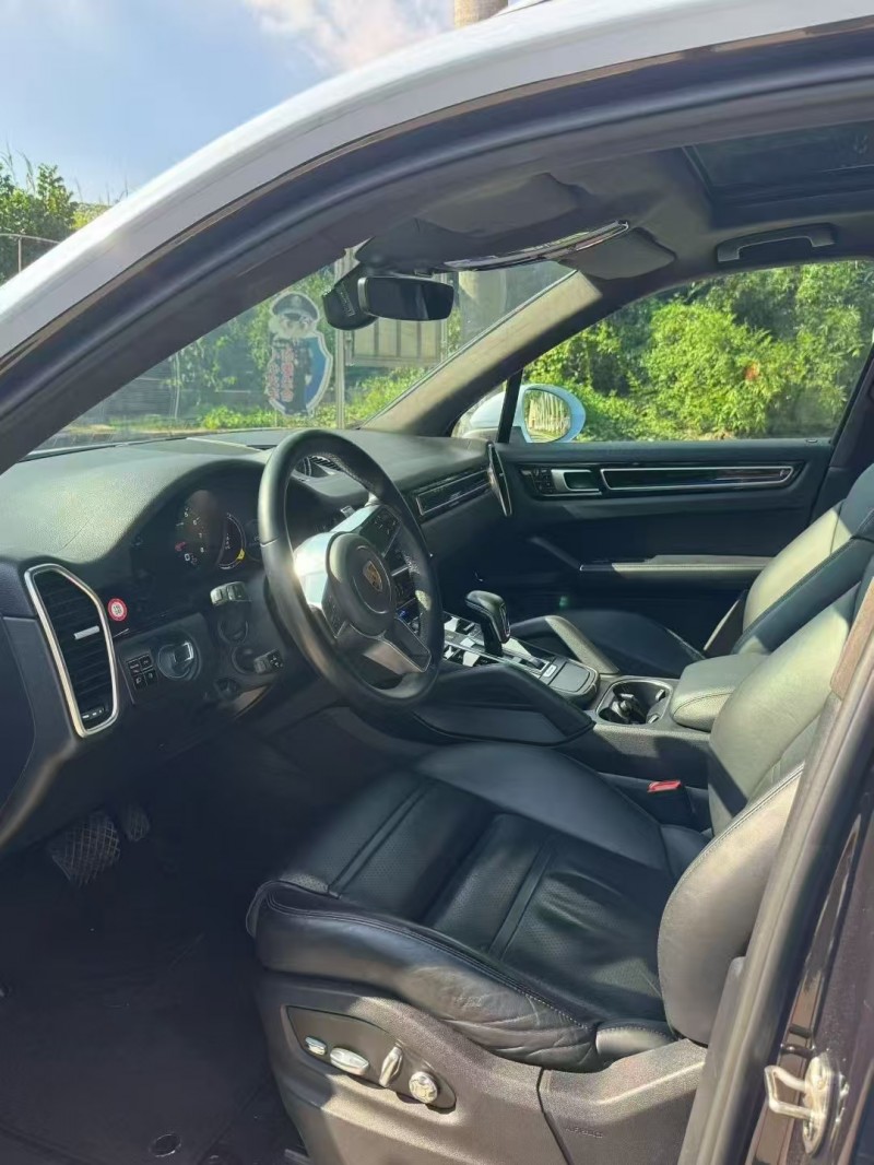 广州19年保时捷卡宴6