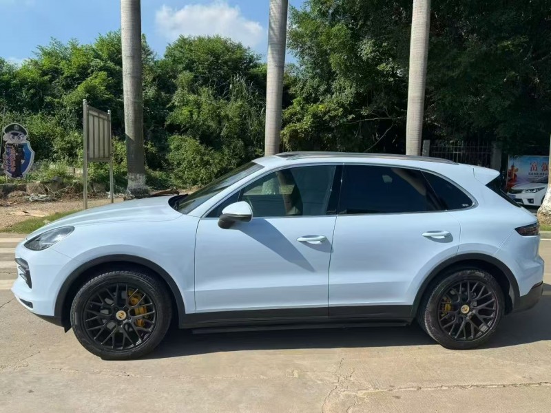 广州19年保时捷卡宴8