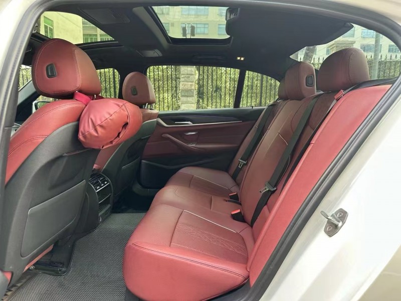 广州22年宝马5系4