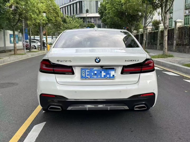 广州22年宝马5系9