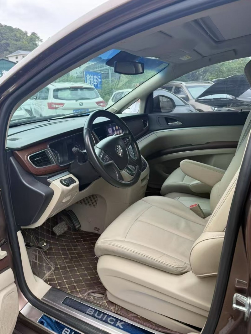 防城港19年别克GL84