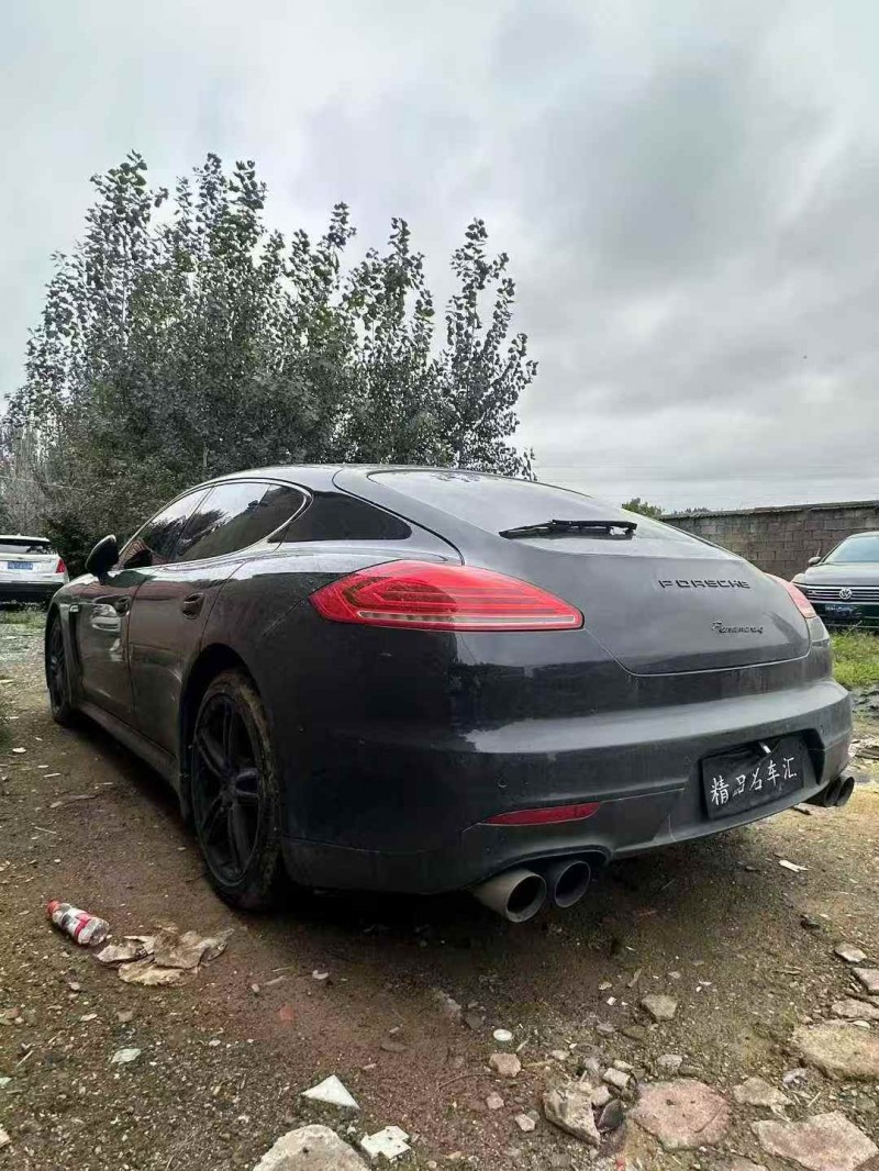 泰安12年保时捷帕拉梅拉8