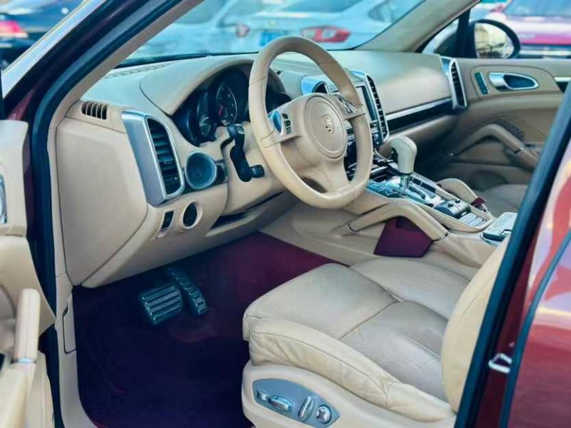 东莞12年保时捷卡宴3