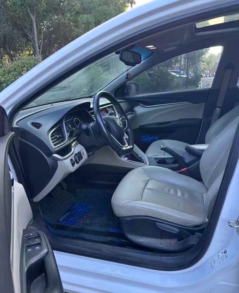 青岛21年别克阅朗4