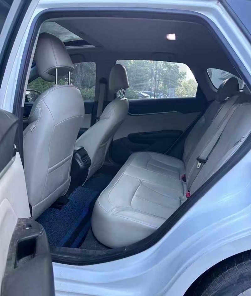 青岛21年别克阅朗5