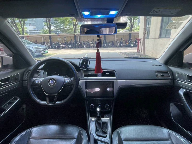 佛山18年大众朗逸7