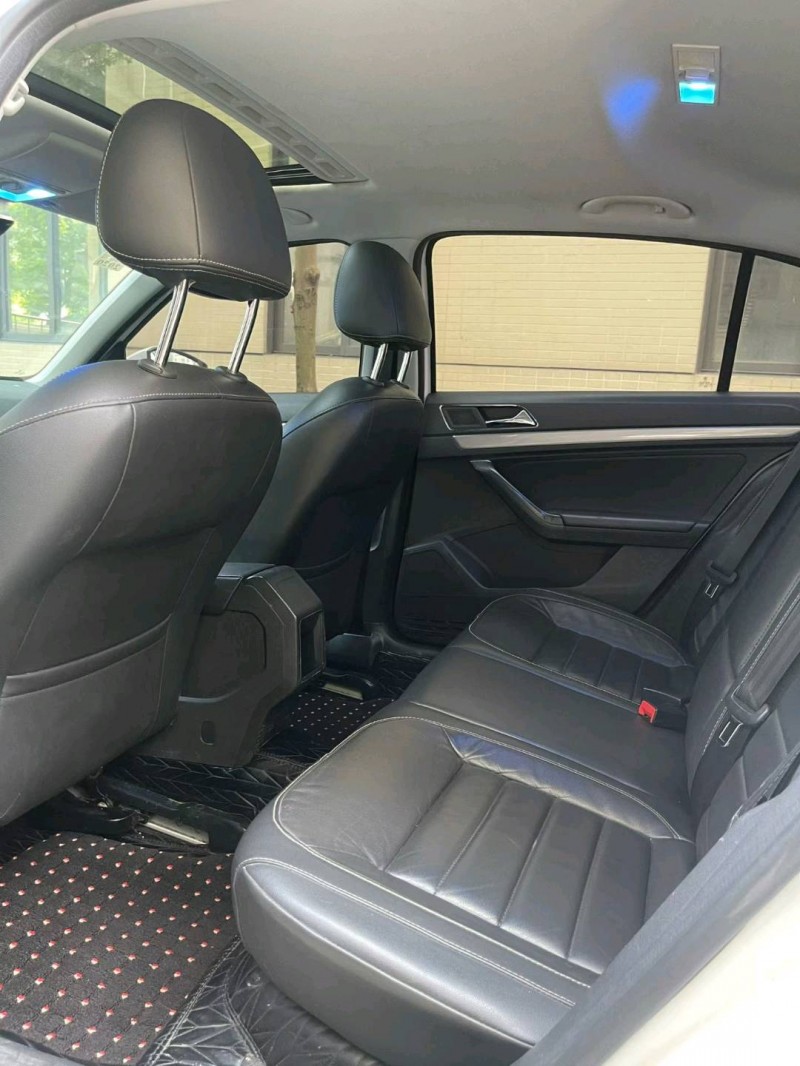 佛山18年大众朗逸8