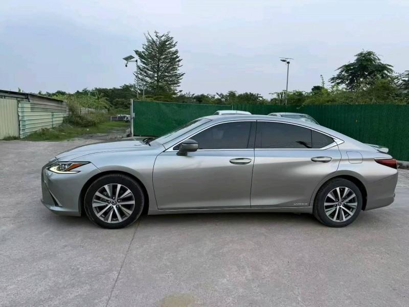 中山20年雷克萨斯ES4