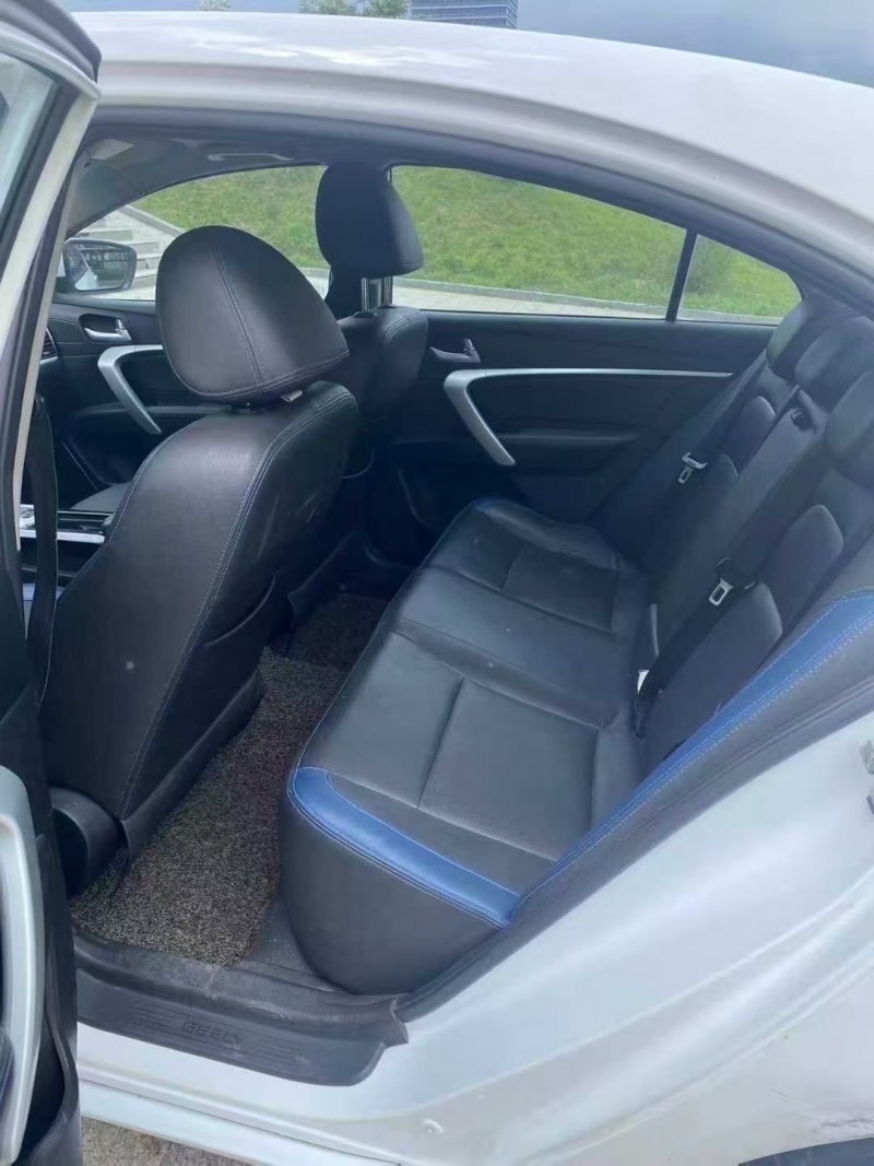 青岛17年吉利帝豪4