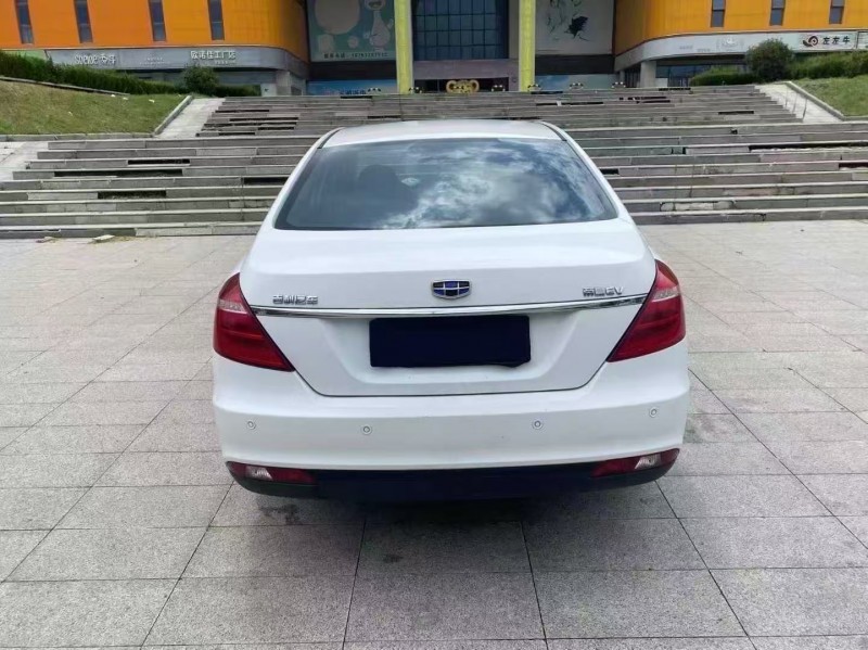 青岛17年吉利帝豪9