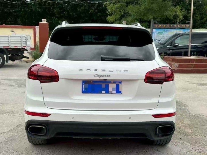 枣庄17年保时捷卡宴9