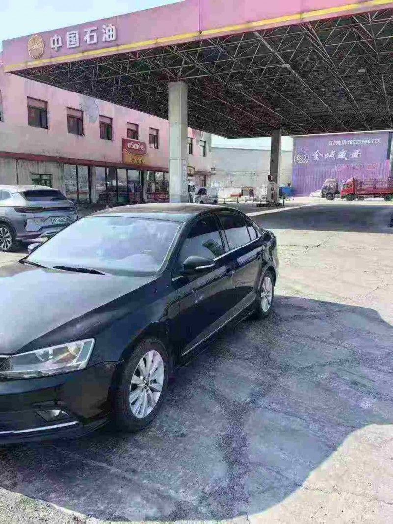 天津16年大众速腾9