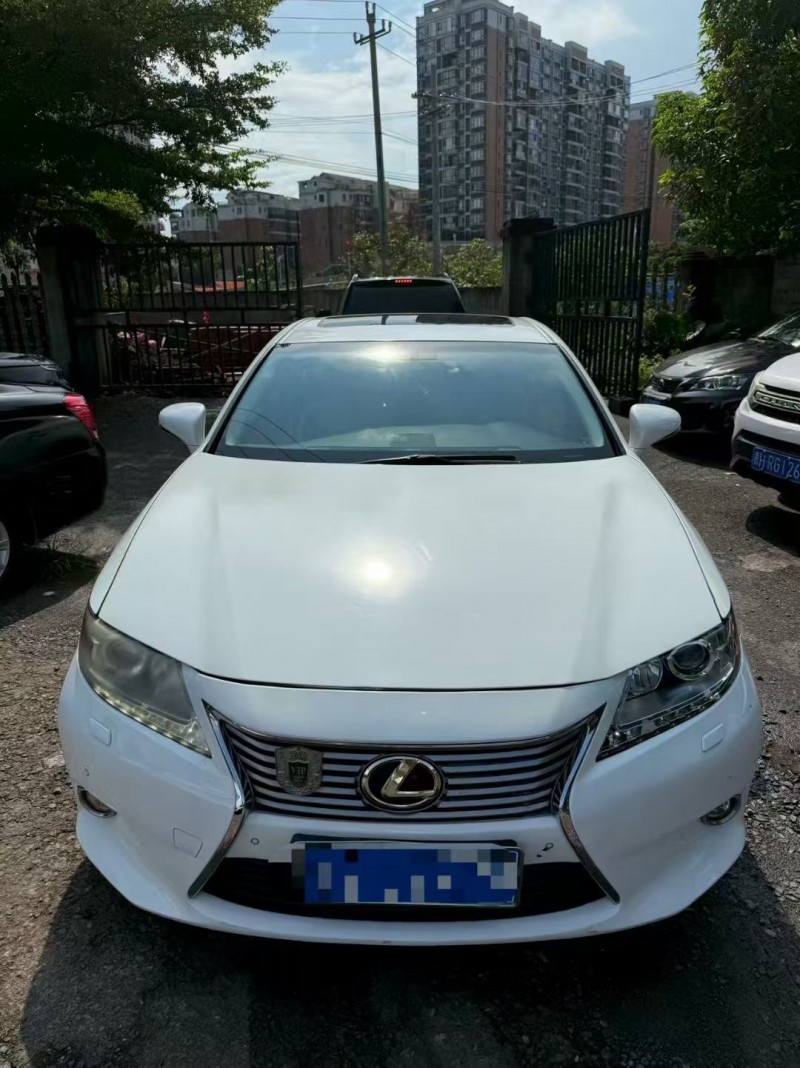 防城港12年雷克萨斯ES1