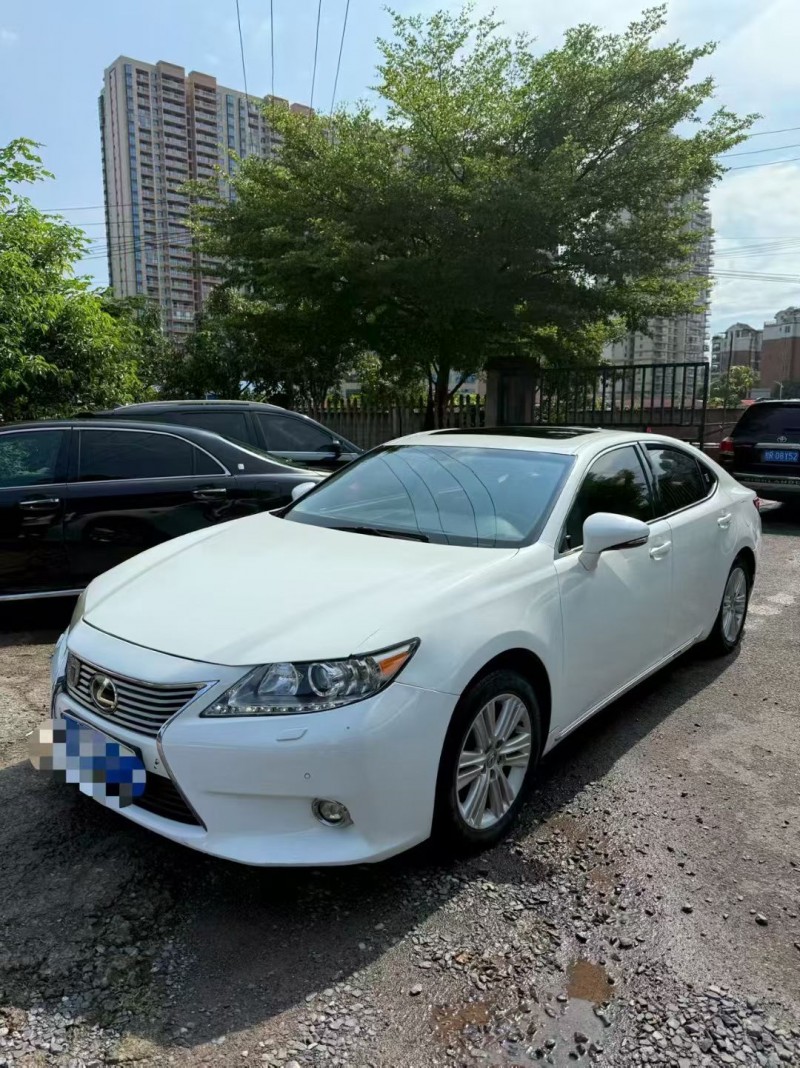 防城港12年雷克萨斯ES2