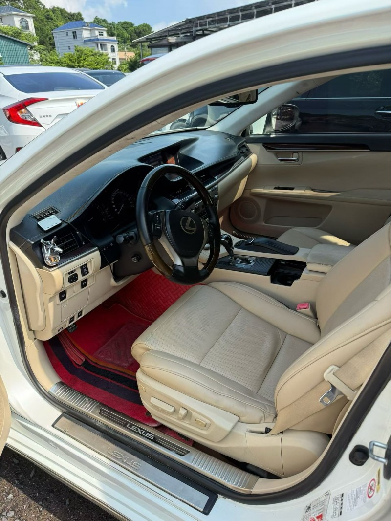 防城港12年雷克萨斯ES6