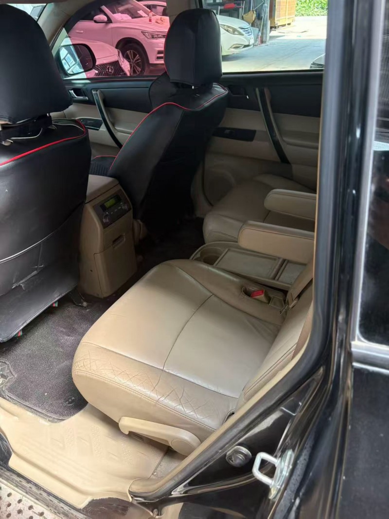 天津09年丰田汉兰达5